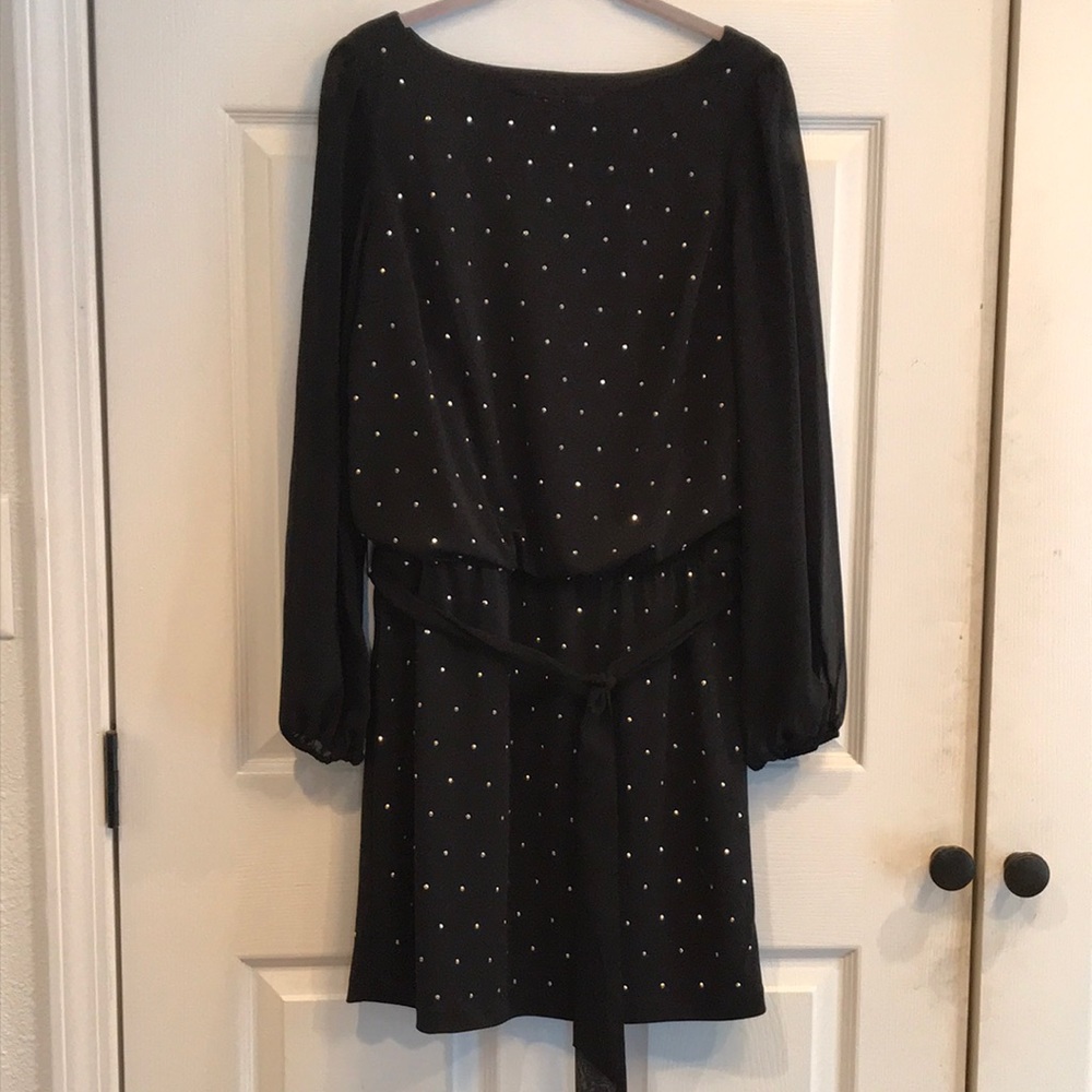 White House Black Market size 6 lined dress with sheer long sleeves